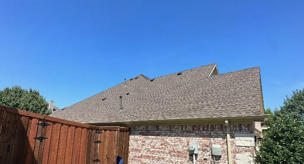 Completed roof replacement project in Des Moines